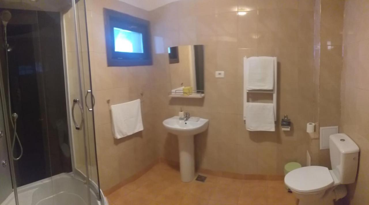 Hotel Dumbrava Soarelui Braşov Esterno foto