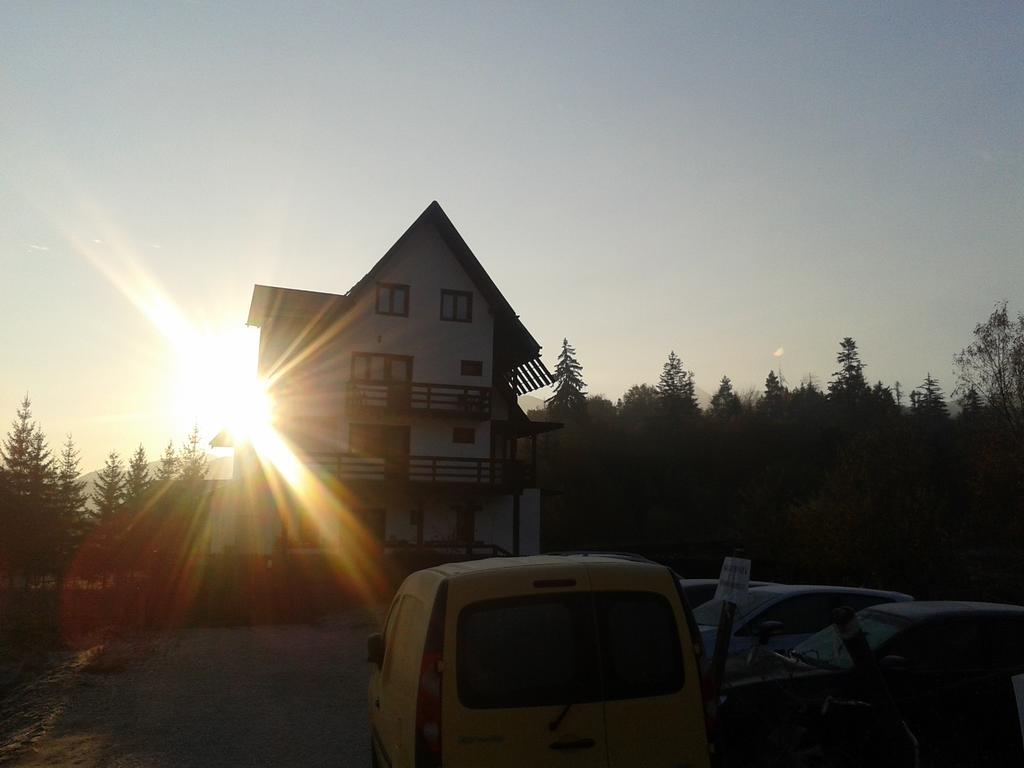 Hotel Dumbrava Soarelui Braşov Esterno foto