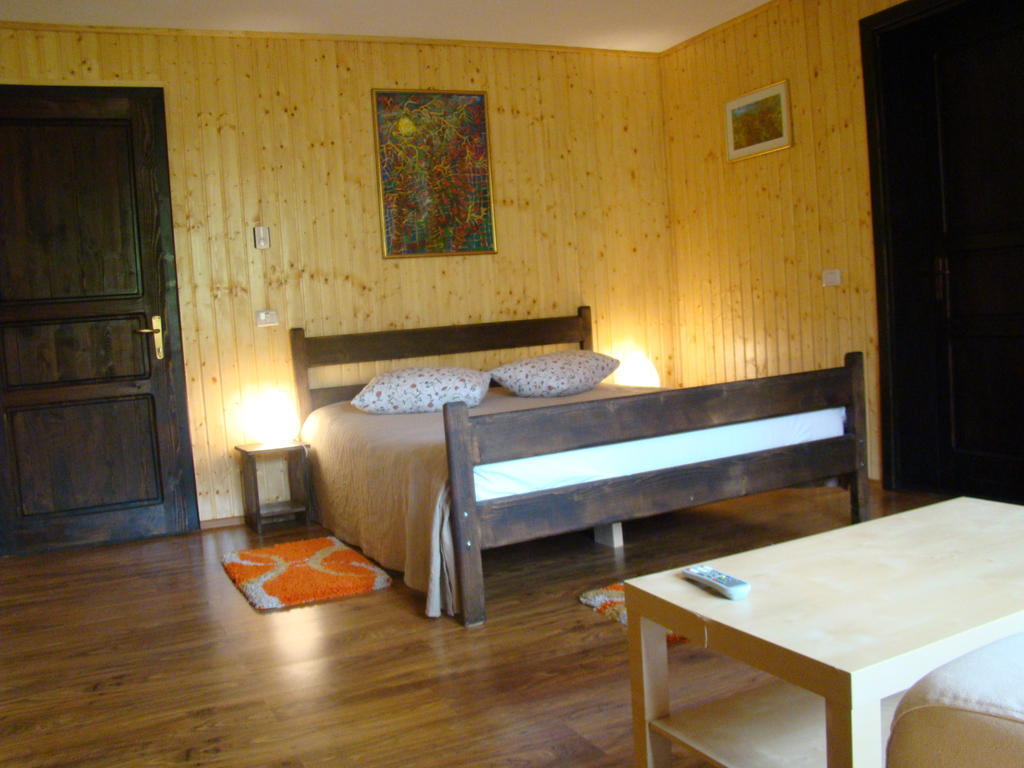 Hotel Dumbrava Soarelui Braşov Camera foto