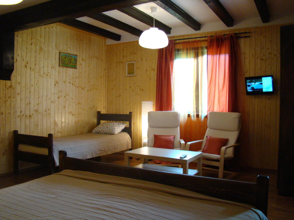 Hotel Dumbrava Soarelui Braşov Camera foto