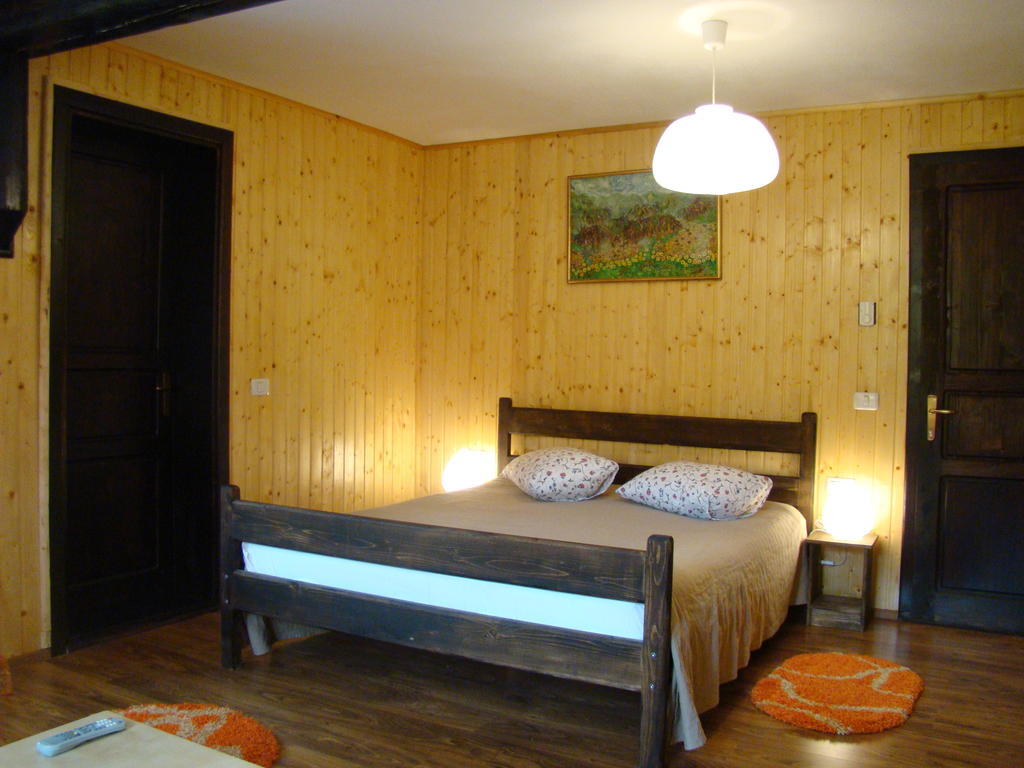 Hotel Dumbrava Soarelui Braşov Camera foto
