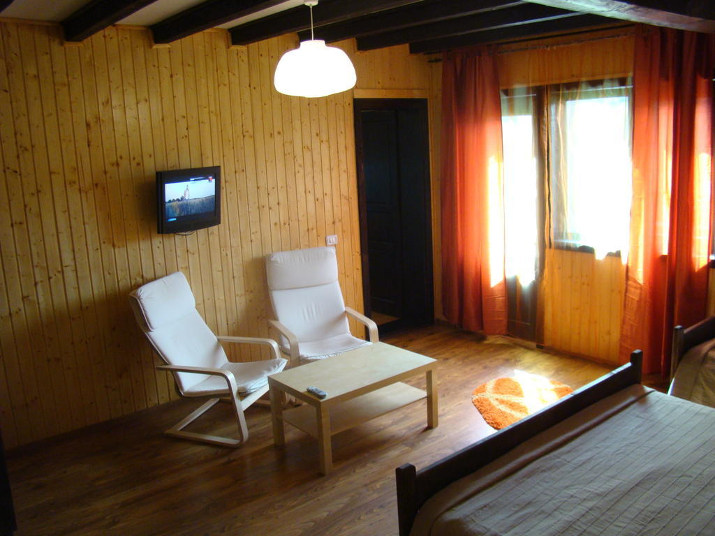 Hotel Dumbrava Soarelui Braşov Camera foto