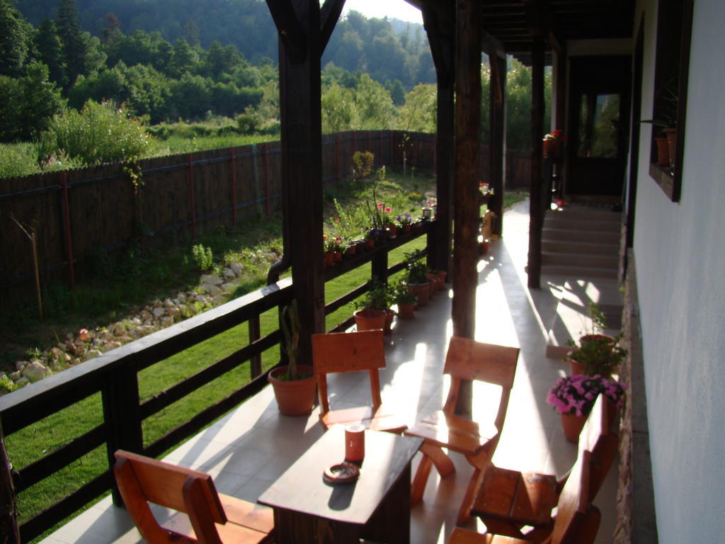 Hotel Dumbrava Soarelui Braşov Esterno foto