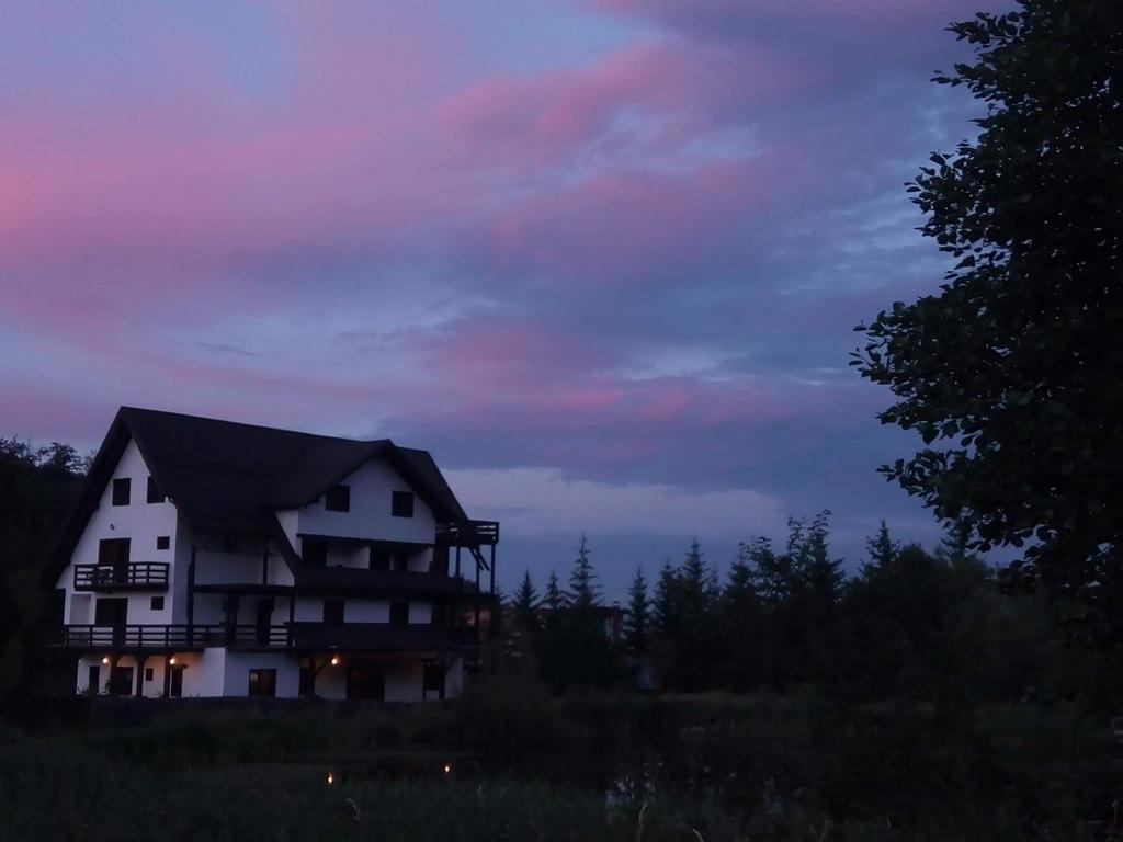 Hotel Dumbrava Soarelui Braşov Esterno foto